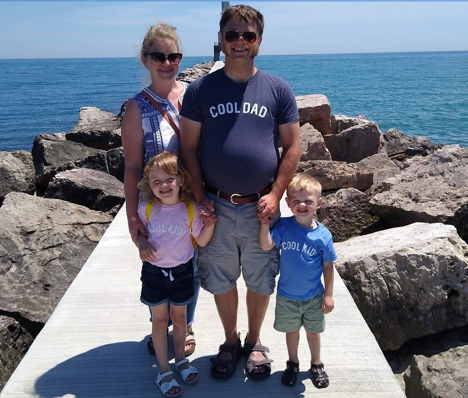 Family Picture Lighthouse Port Washington, WI